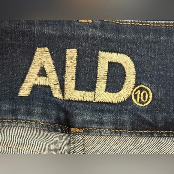 ALD (Ana Lucia Dominguez) Made in Columbia High Waisted Double Button Jeans - Picture 8 of 11